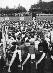 Choirs: Choir performance at the Hakenfelde stadium in Berlin, 1