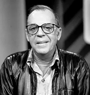 Crooner: Chris Howland