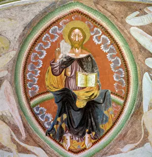 Gothically: Christ in majesty in a mondorla