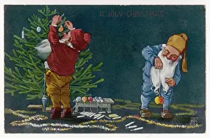 Gnome: Christmas customs: gnomes decorating the Christmas tree