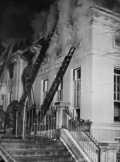Rebuilt: Christmas Eve fire at the White House West ?
