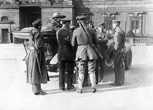 Besides: Christmas fights in Berlin, 1918