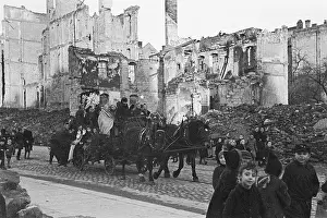 Straenszene: Christmas Parade in Dresden after 1945