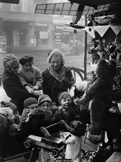 Noses: Christmas Stroll in the Third Reich
