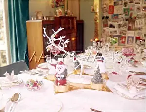 Goblets: CHRISTMAS TABLE SETTING
