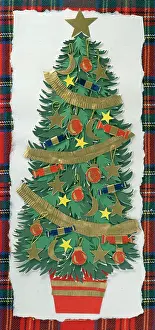 Christmas Tree with Christmas crackers