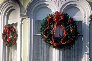 Bar007: Christmas wreaths with red bow on