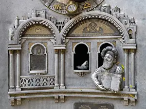 Vell: Christopher Columbus sculpture, Jewish Quarter, Girona