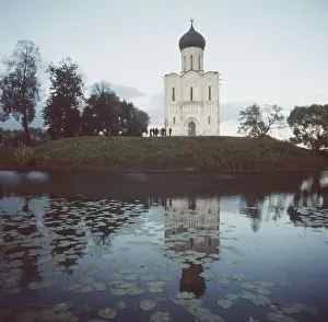 Nerl: Church of Intercession on Nerl River, 1994