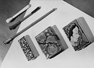 Snakeskin: CIGARETTE ACCESSORIES
