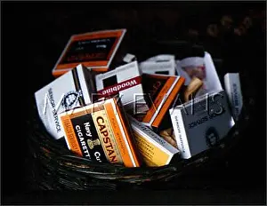 Woodbines: CIGARETTES 1940S