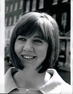Fringes: Cilla Changes Her Hairstyle
