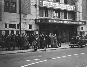 Blockbuster: CINEMA QUEUE 1935
