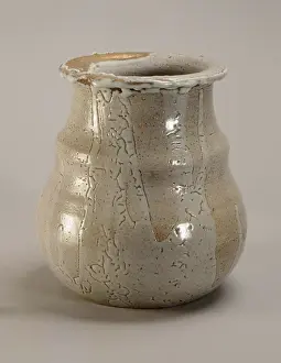 Circled: Circled pot with a big opening