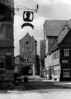 Berger: City gate in Noerdlingen, 1943
