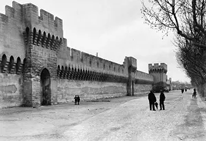 Avignon: The city walls of Avignon, 1930