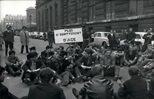 Pensions: Civil servants demonstrate for pay increases, Paris