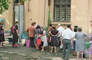 Queue: Civilians in First Chechen War, 1995