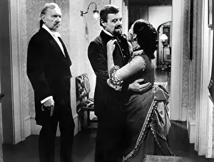 Distributors: Clair Bloom - Anthony Hopkins - Ralph Richardson