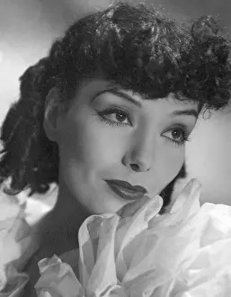 Mascara: Claudette Colbert, actress
