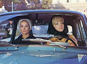 Signore: Claudine Auger - Virna Lisi