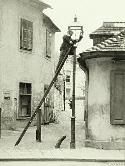 Demel: Cleaner of gas lanterns in Vienna