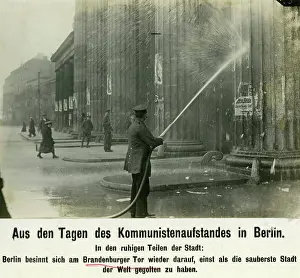 Mitte: Cleaning up at the Brandenburg Gate after street fights