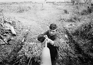 Rshew: Cleaning a tank gun, 1942