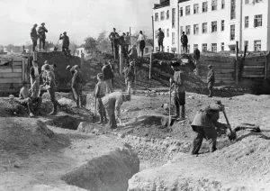 Deployed: Cleanup work in Nalchik in the Caucasus, 1942