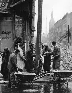 Clearance: Clearance work in Berlin, 1943