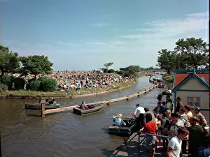 The J Salmon Image Archive: Cleethorpes - Boating lake and paddling pool