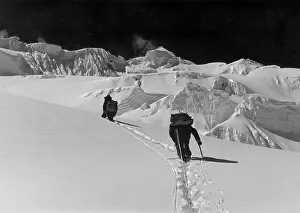 Sikkim: Climbers on the way to the Simvu Mountain in the Himalayas