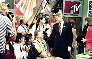 Rapport: BILL CLINTON appears with young potential ?