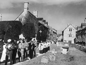 Painswick: CLIPPING THE YEWS