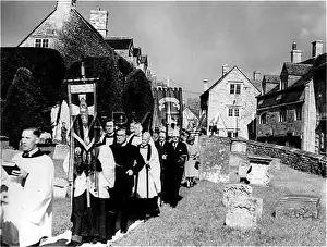 Painswick: CLIPPING THE YEWS