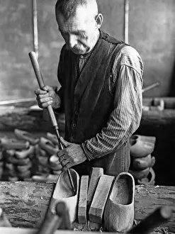 Chisel: Clog maker, 1939