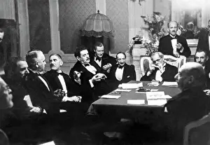 Negotiation: Closing session of the Lausanne Reparations Conference, 1932