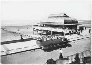 Burnham: Coach on the Promenade at Burnham on Crouch