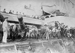 Bunkers: Coal takeover on a German warship, 1902