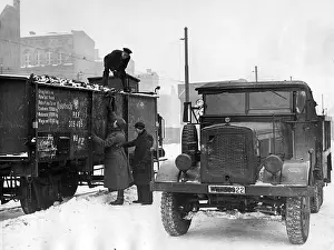 Helpers: Coal transport in Berlin, 1940