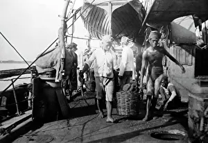 Coaling: Coaling a ship Royal Navy