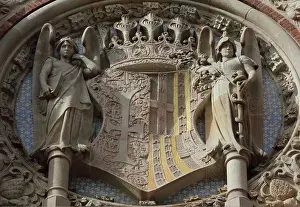 Gargallo: Coat of arms sculpture, Administration Pavilion