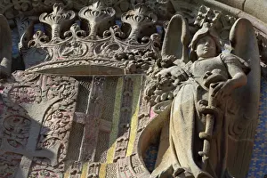 Gargallo: Coat of arms sculpture, Administration Pavilion
