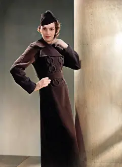 Revers: Coat with Chain Motif