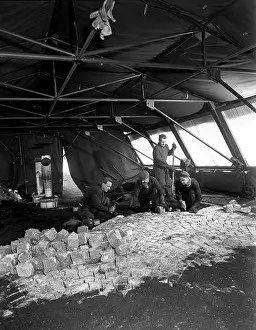 Cobble: Cobble stone - layer - granith - heated - tent