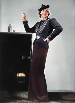 Shaker: COCKTAIL GOWN 1930S