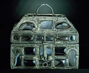Gemstone: Coffer of agates. Spain