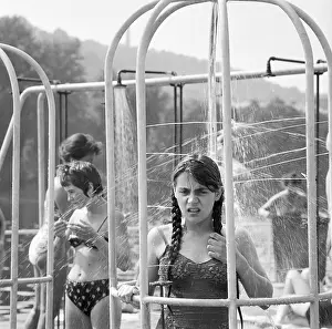 Zuzana: Cold shower - cooling off - children