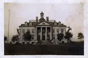 Symmetrical: Colfax Public School No. 4, USA