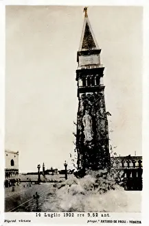 Tumbling: Collapse of the Campanile in St Mark's Square, Venice, Italy